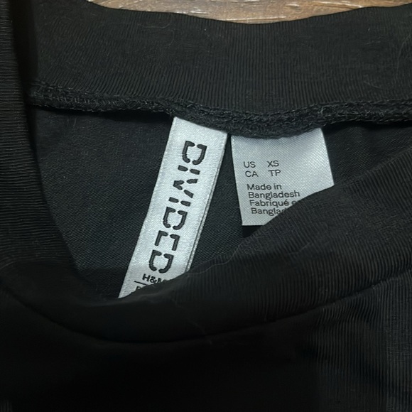 black crop top - Picture 3 of 4